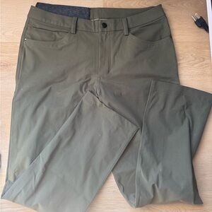 Men’s ABC pants. 32x30. Olive green.